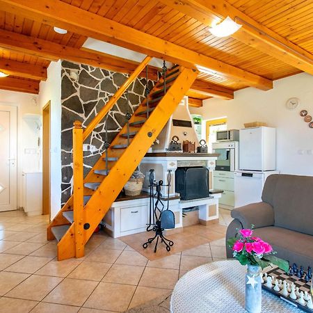 Quiet Family House Butterfly Place Dob Εξωτερικό φωτογραφία