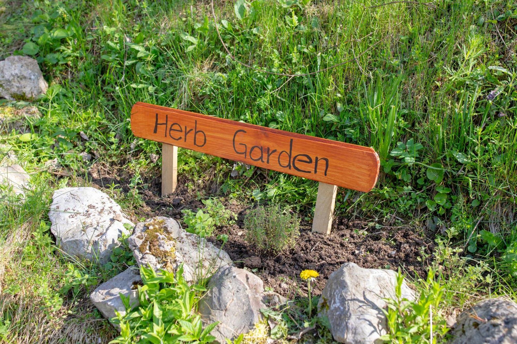 Quiet Family House Butterfly Place Dob Εξωτερικό φωτογραφία