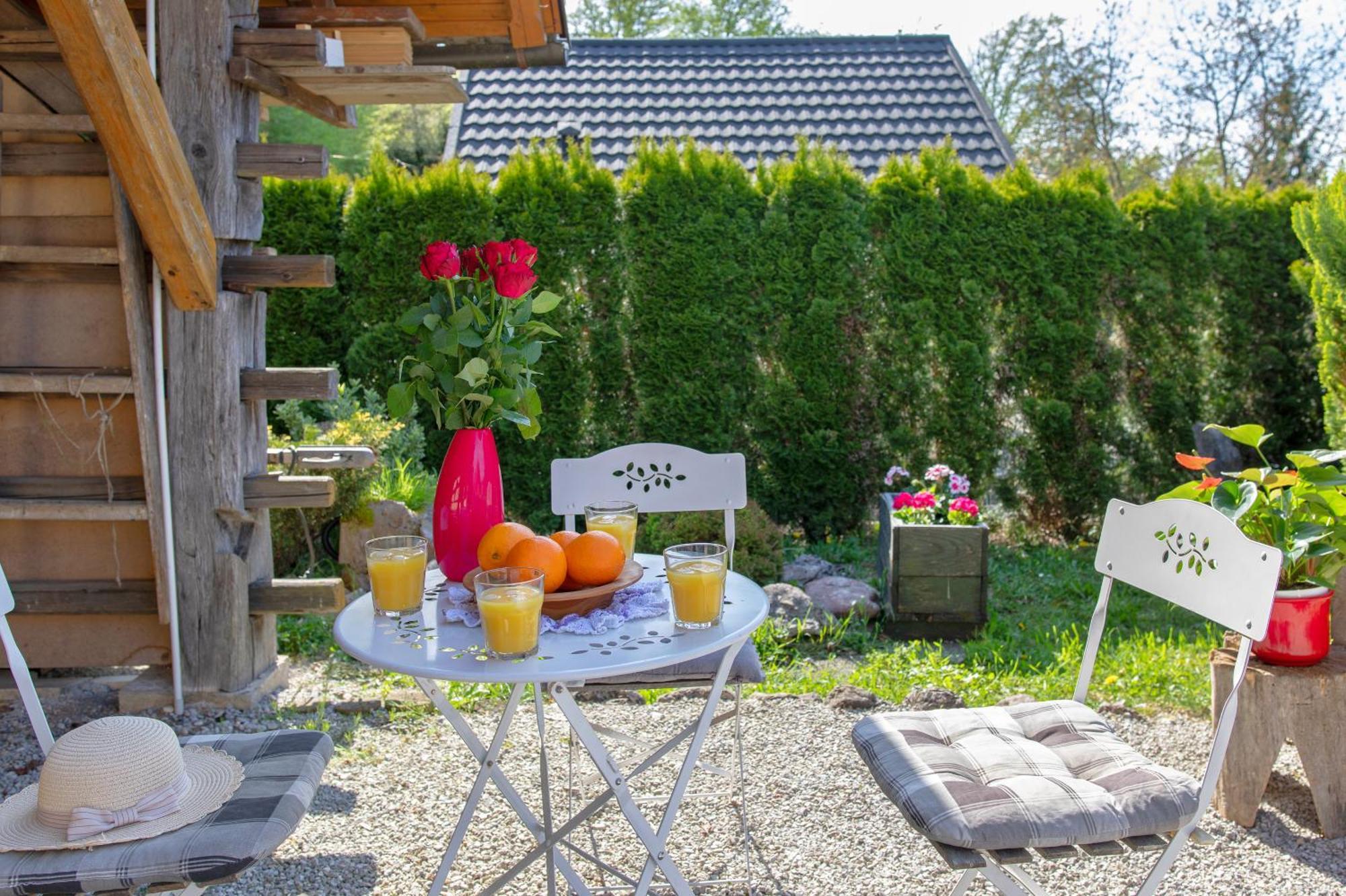 Quiet Family House Butterfly Place Dob Εξωτερικό φωτογραφία